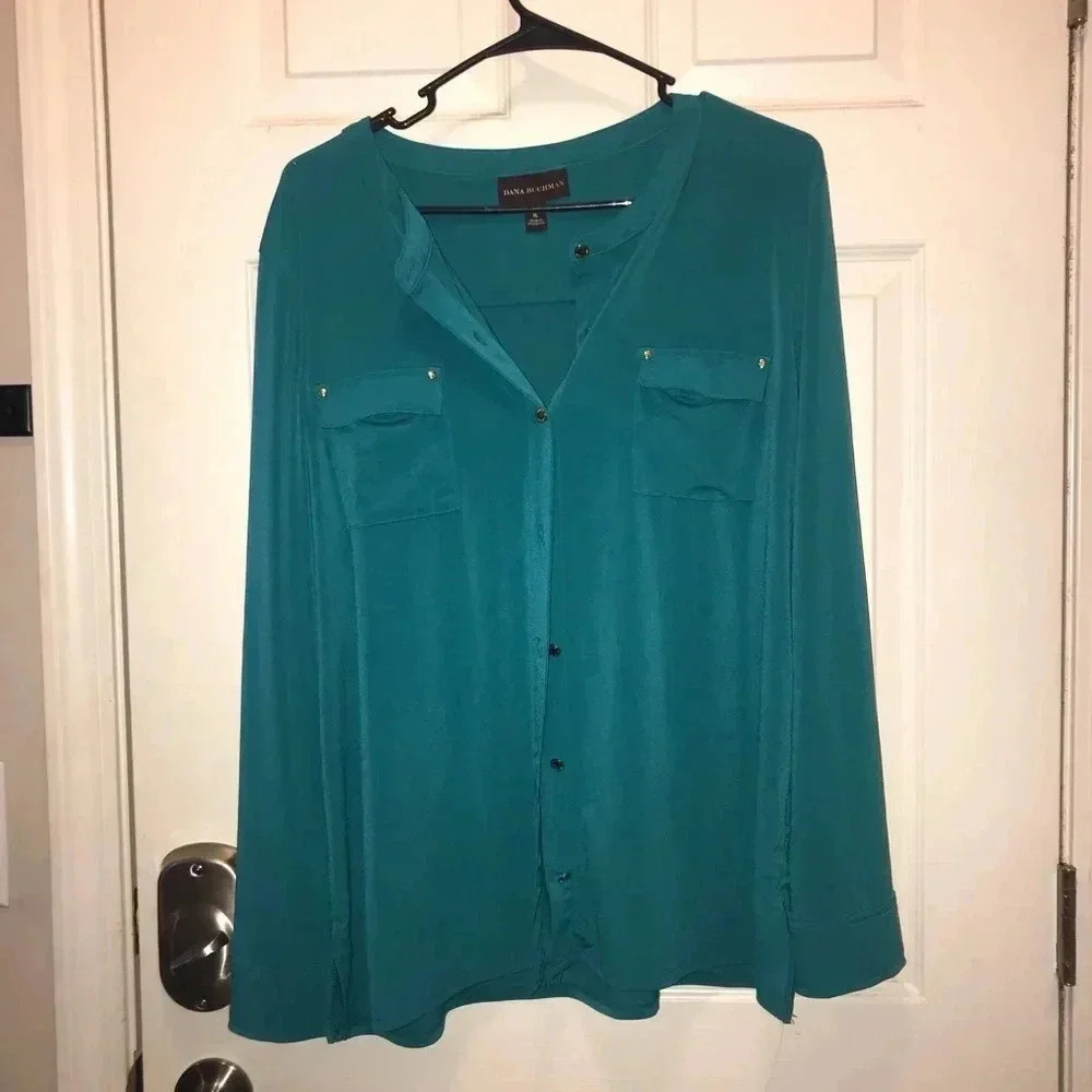 ✅NWOT Dana Buchman Blouse